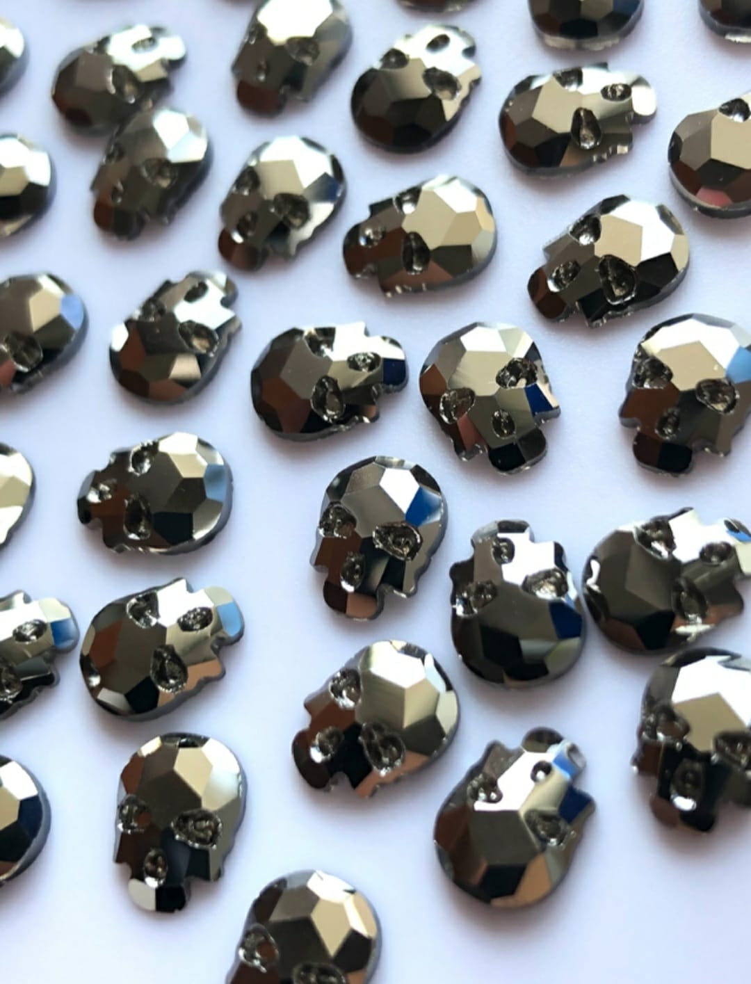 CRISTAL CALAVERA 6X8MM (10 UNIDADES) HEMAITE